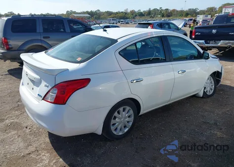 2013 Nissan Versa 1.6 Sv z USA, uszkodzony, nr VIN 3N1CN7AP1DL860570